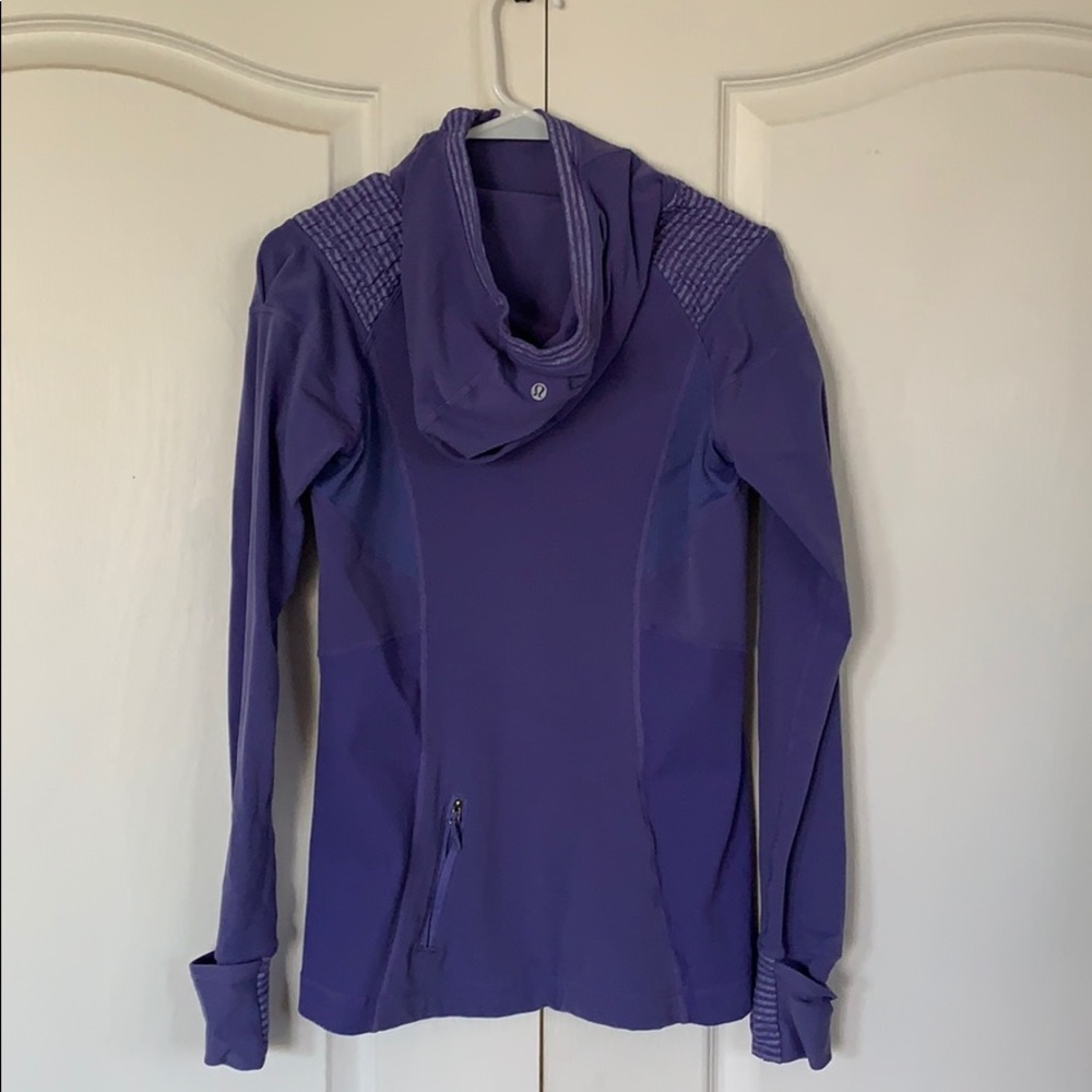 Lululemon size 8 pullover - Picture 2 of 3